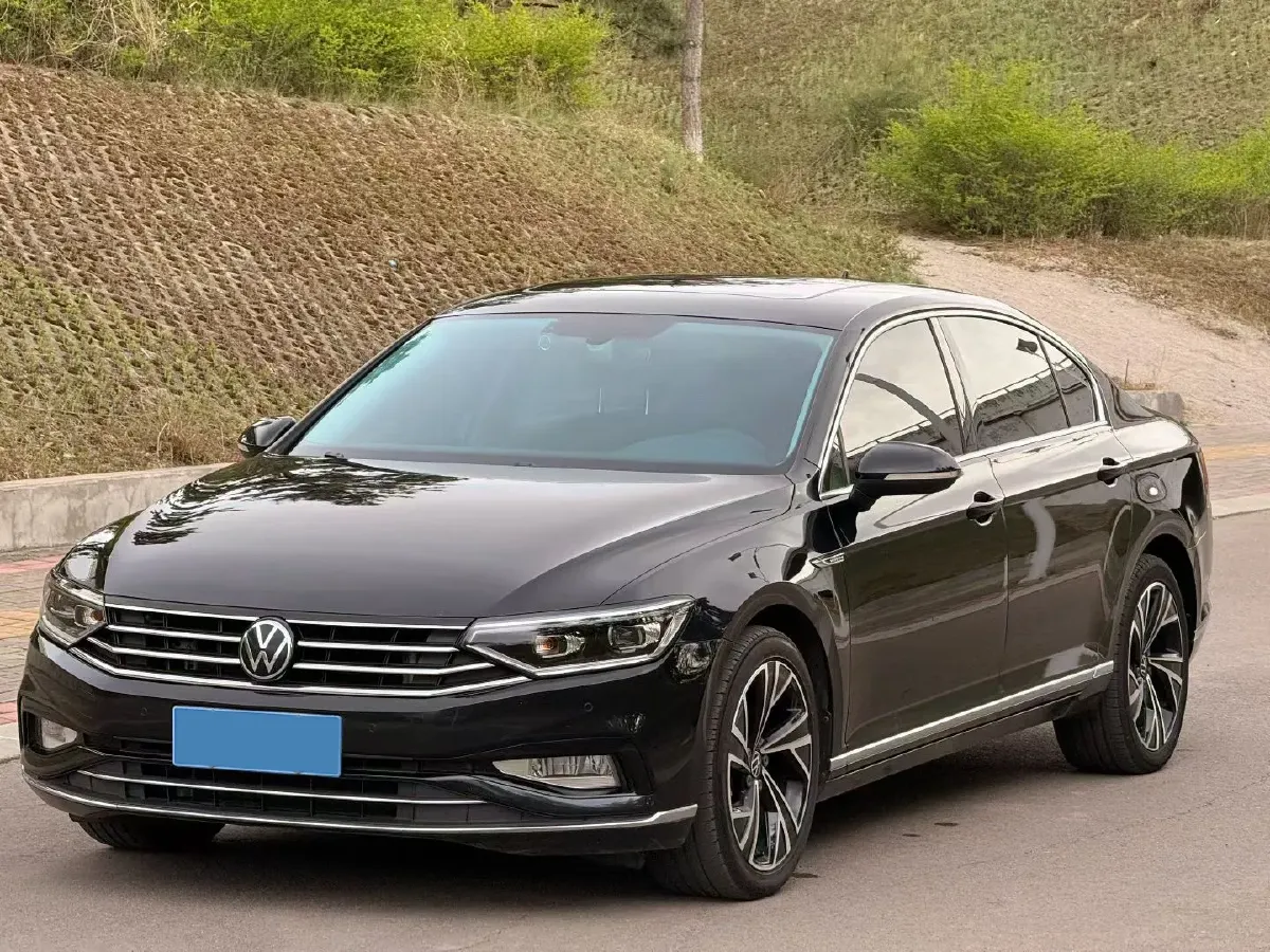2020 Volkswagen Magotan 2.0T 186HP L4 7DCT,autocango,china used car exporter,china ev exporter,chinese used car exporter,chinese used ev exporter