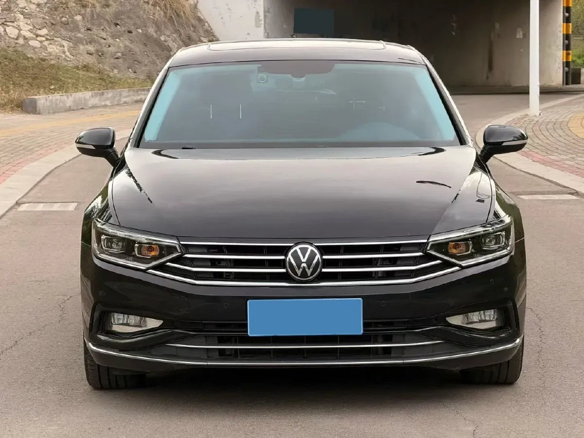 2020 Volkswagen Magotan 2.0T 186HP L4 7DCT,autocango,china used car exporter,china ev exporter,chinese used car exporter,chinese used ev exporter