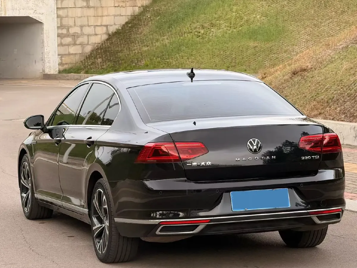 2020 Volkswagen Magotan 2.0T 186HP L4 7DCT,autocango,china used car exporter,china ev exporter,chinese used car exporter,chinese used ev exporter