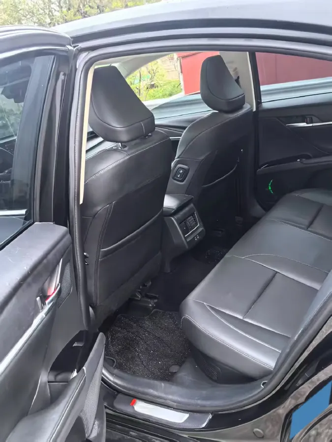 2024 Toyota Camry 2.0L 152HP L4 E-CVT Hybrid,autocango,china used car exporter,china ev exporter,chinese used car exporter,chinese used ev exporter