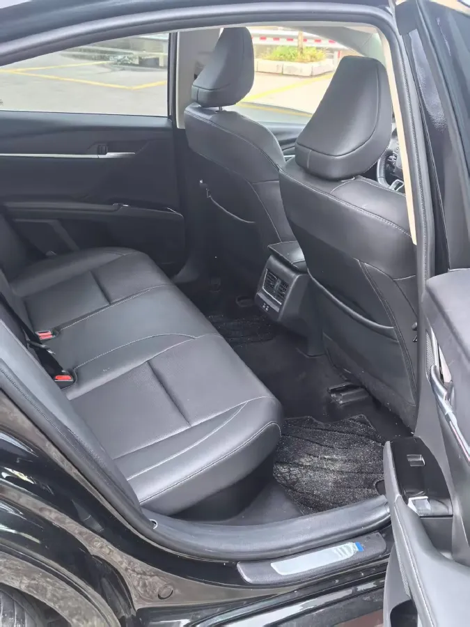 2024 Toyota Camry 2.0L 152HP L4 E-CVT Hybrid,autocango,china used car exporter,china ev exporter,chinese used car exporter,chinese used ev exporter