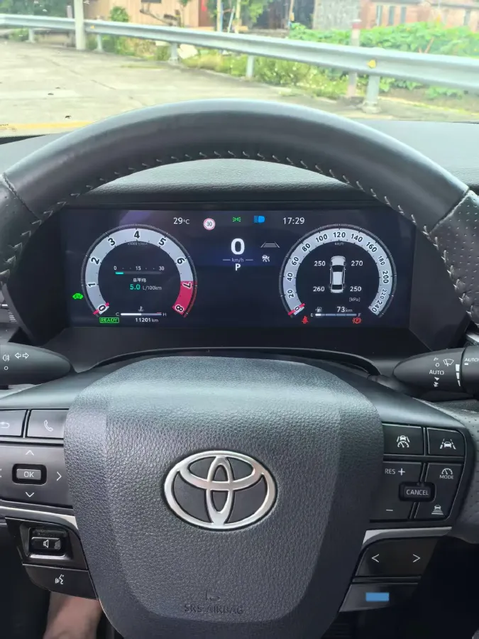 2024 Toyota Camry 2.0L 152HP L4 E-CVT Hybrid,autocango,china used car exporter,china ev exporter,chinese used car exporter,chinese used ev exporter