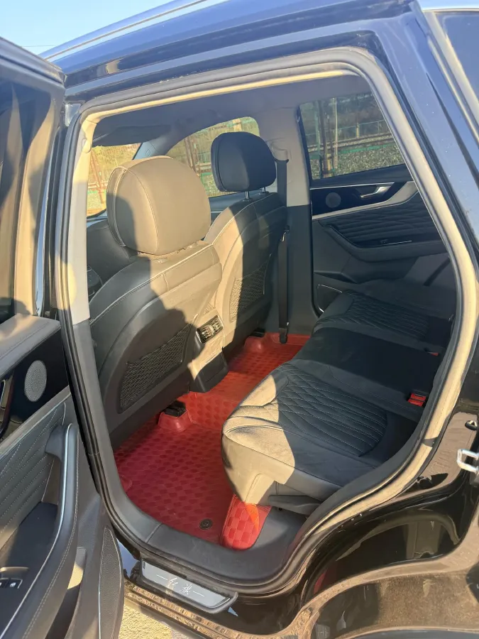 2022 HongQi HS5 2.0T 224HP L4 6AT,autocango,china used car exporter,china ev exporter,chinese used car exporter,chinese used ev exporter