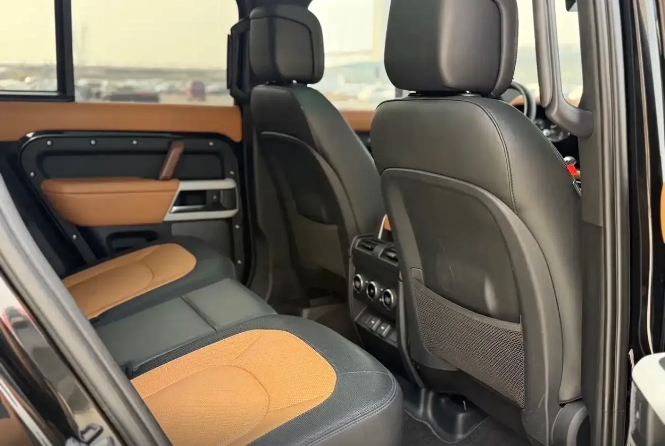 2024 Land Rover Defender 3.0T 400HP L6 8AT,autocango,china used car exporter,china ev exporter,chinese used car exporter,chinese used ev exporter