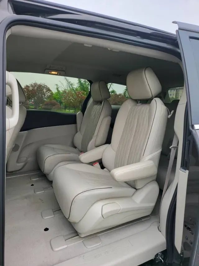 2021 Buick GL8 2.0T 237HP L4 9AT,autocango,china used car exporter,china ev exporter,chinese used car exporter,chinese used ev exporter