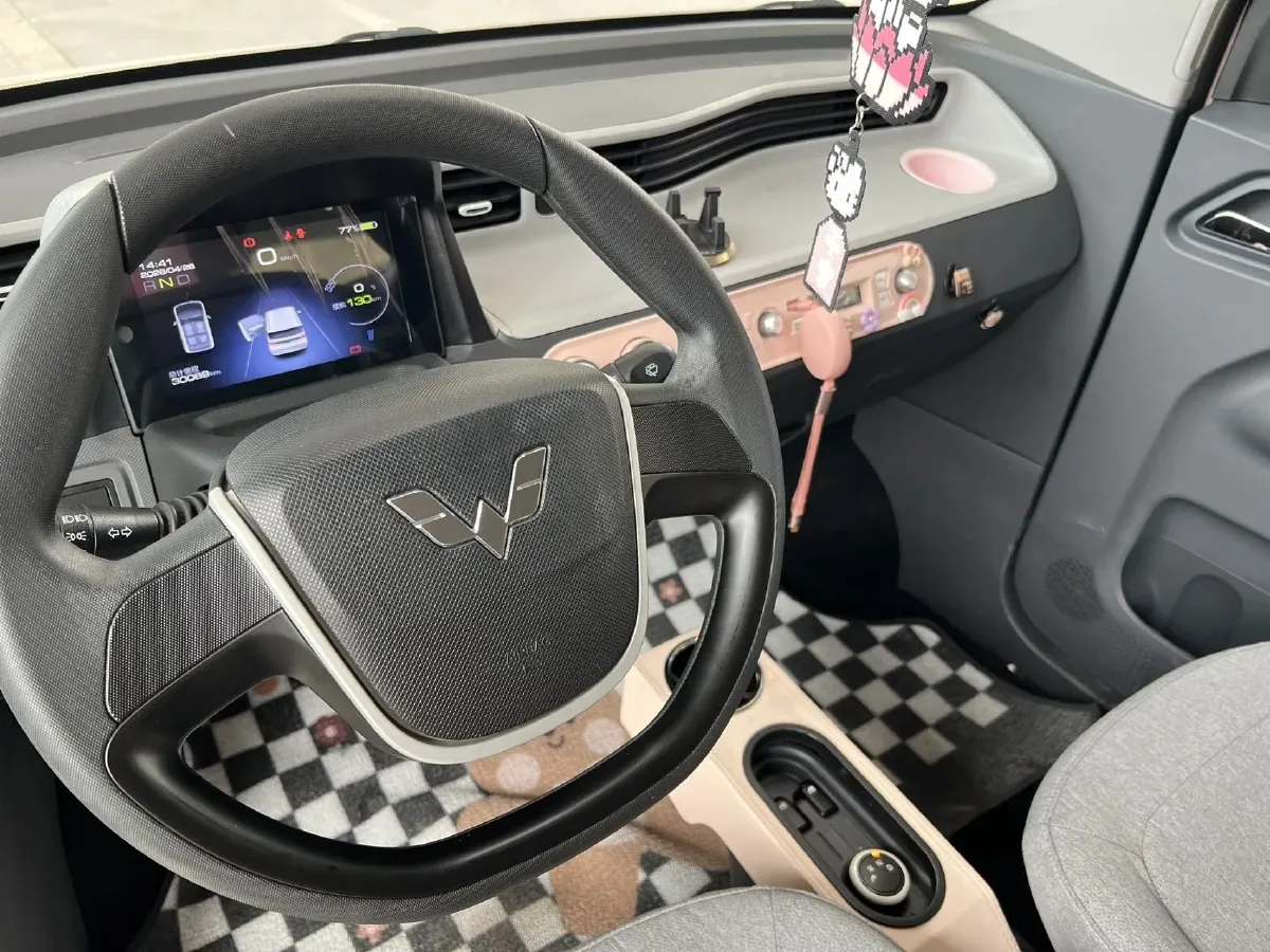 2022 WuLing HongGuang MINI EV BEV 9KWH,autocango,china used car exporter,china ev exporter,chinese used car exporter,chinese used ev exporter