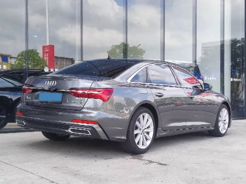 2021 Audi A6L 2.0T 224HP L4 7DCT,autocango,china used car exporter,china ev exporter,chinese used car exporter,chinese used ev exporter