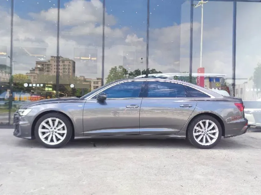 2021 Audi A6L 2.0T 224HP L4 7DCT,autocango,china used car exporter,china ev exporter,chinese used car exporter,chinese used ev exporter