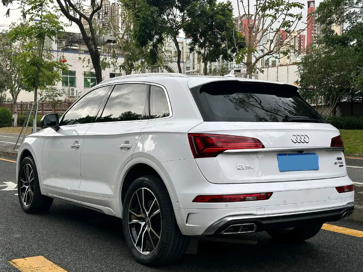 2022 Audi Q5L 2.0T 252HP L4 7DCT,autocango,china used car exporter,china ev exporter,chinese used car exporter,chinese used ev exporter