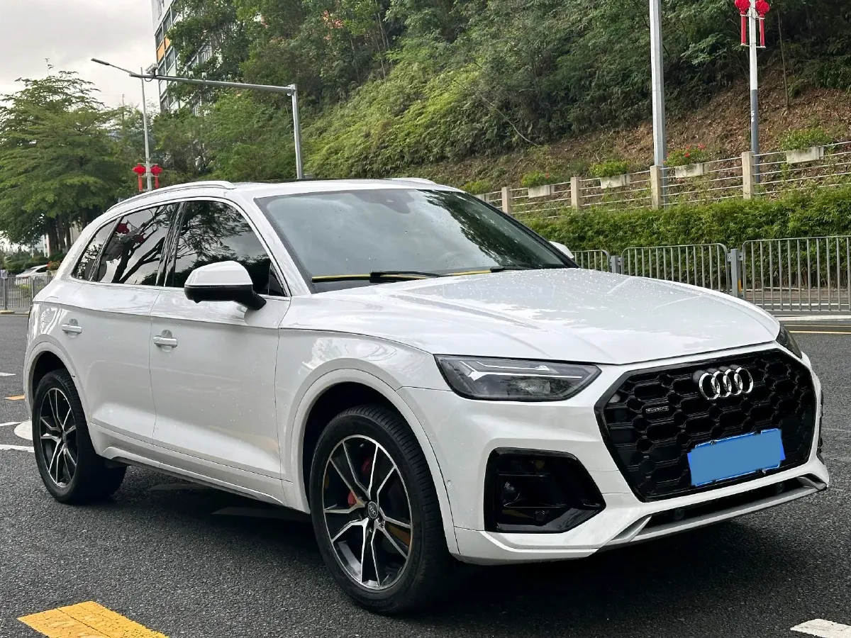 2022 Audi Q5L 2.0T 252HP L4 7DCT,autocango,china used car exporter,china ev exporter,chinese used car exporter,chinese used ev exporter