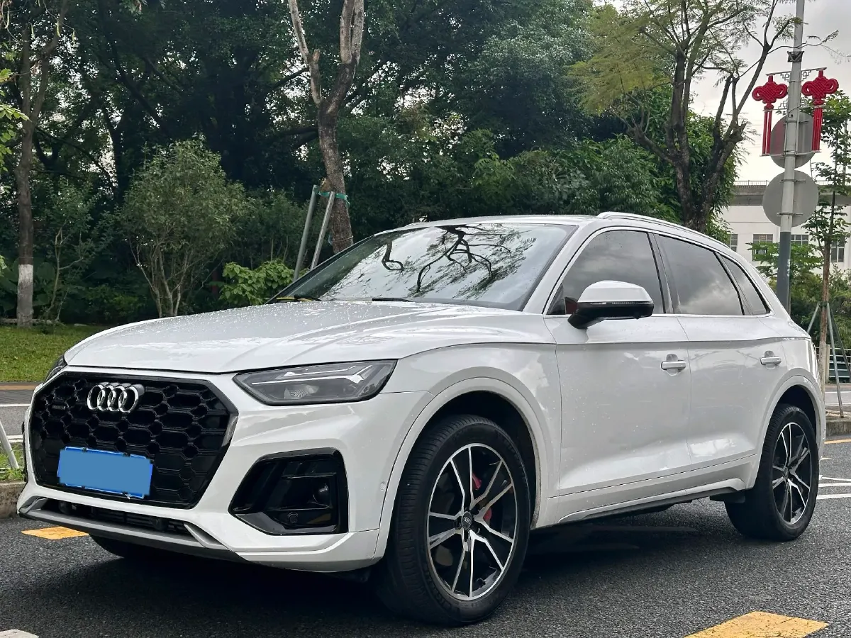 2022 Audi Q5L 2.0T 252HP L4 7DCT,autocango,china used car exporter,china ev exporter,chinese used car exporter,chinese used ev exporter