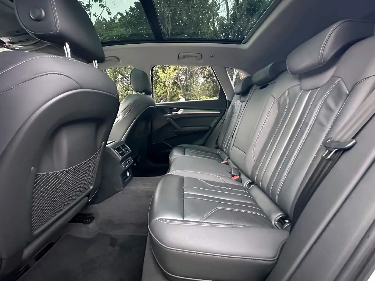 2022 Audi Q5L 2.0T 252HP L4 7DCT,autocango,china used car exporter,china ev exporter,chinese used car exporter,chinese used ev exporter