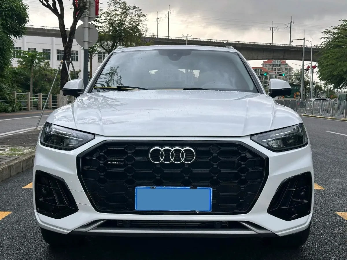 2022 Audi Q5L 2.0T 252HP L4 7DCT,autocango,china used car exporter,china ev exporter,chinese used car exporter,chinese used ev exporter