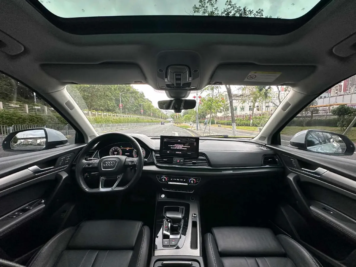 2022 Audi Q5L 2.0T 252HP L4 7DCT,autocango,china used car exporter,china ev exporter,chinese used car exporter,chinese used ev exporter