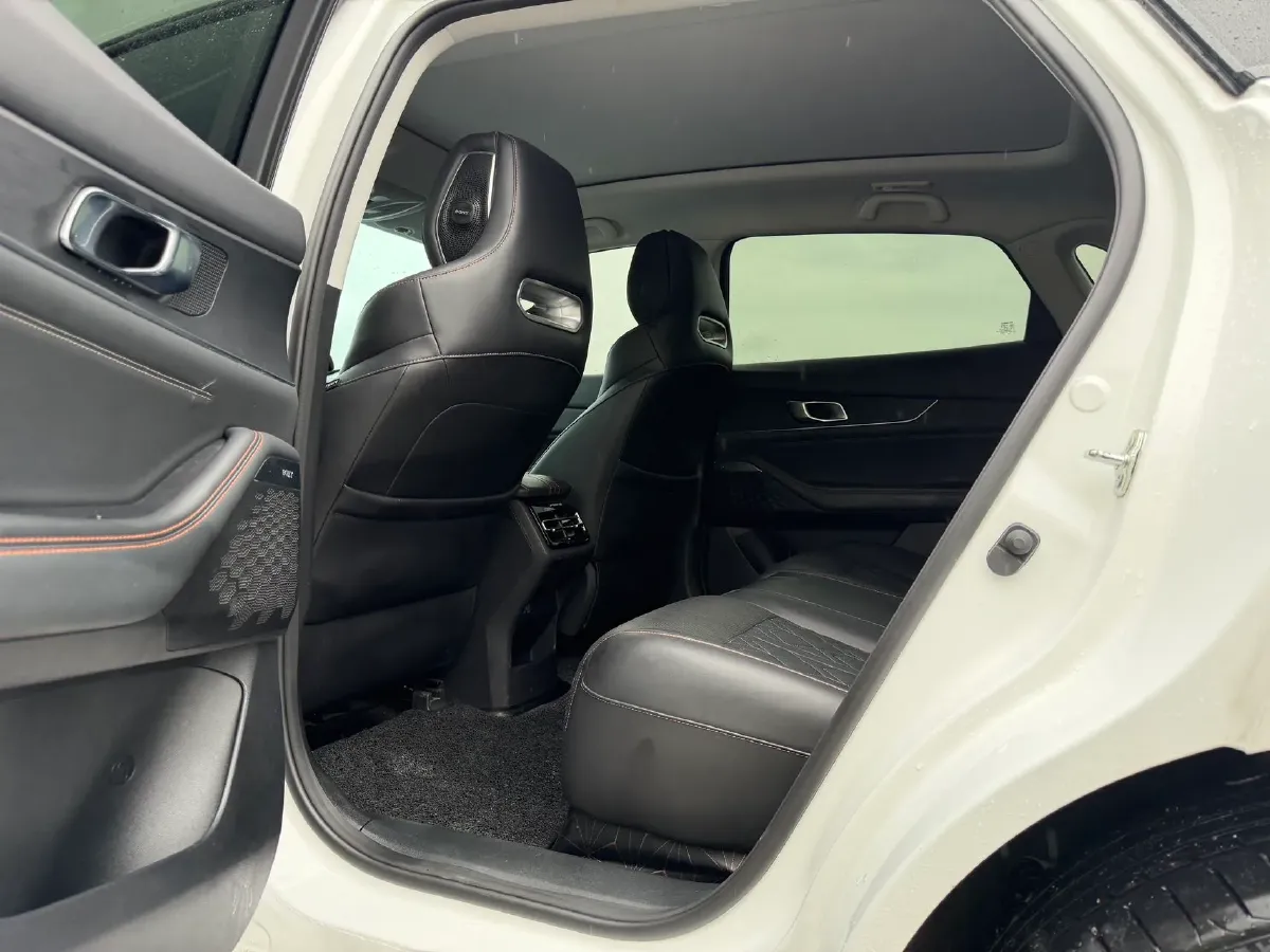 2021 ChangAn UNI-K 2.0T 233HP L4 8AT,autocango,china used car exporter,china ev exporter,chinese used car exporter,chinese used ev exporter