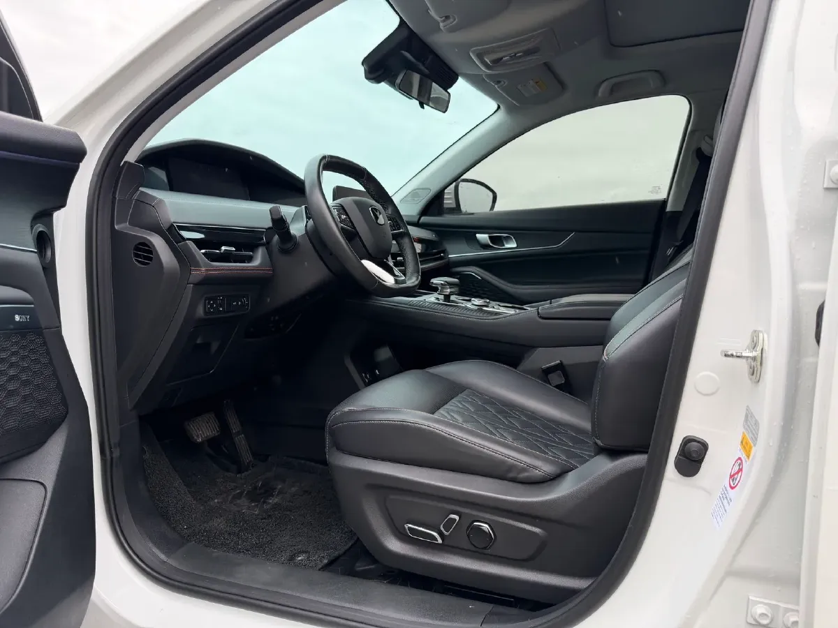 2021 ChangAn UNI-K 2.0T 233HP L4 8AT,autocango,china used car exporter,china ev exporter,chinese used car exporter,chinese used ev exporter