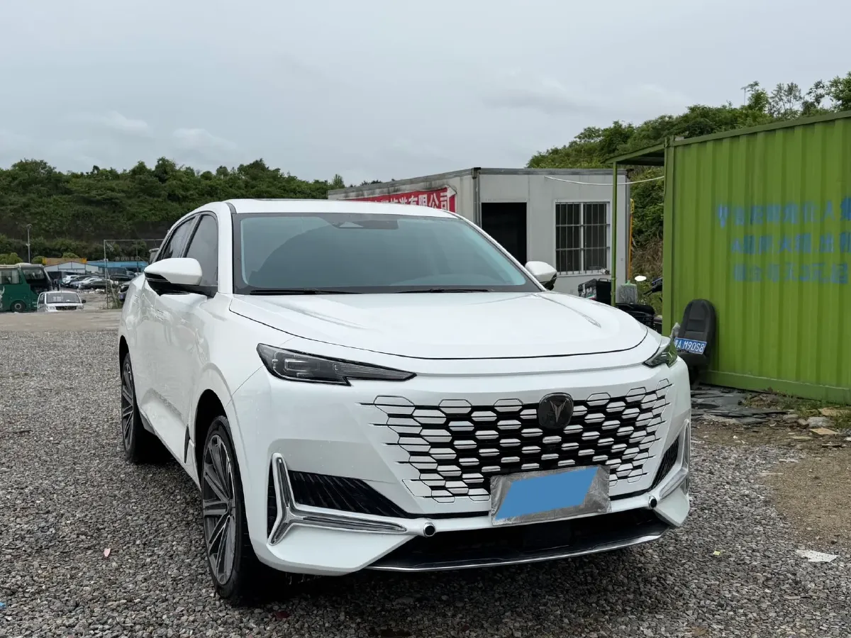 2021 ChangAn UNI-K 2.0T 233HP L4 8AT,autocango,china used car exporter,china ev exporter,chinese used car exporter,chinese used ev exporter