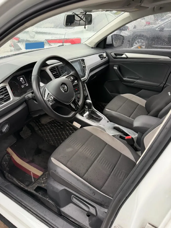 2020 Volkswagen T-Roc 1.4T 131HP L4 7DCT,autocango,china used car exporter,china ev exporter,chinese used car exporter,chinese used ev exporter