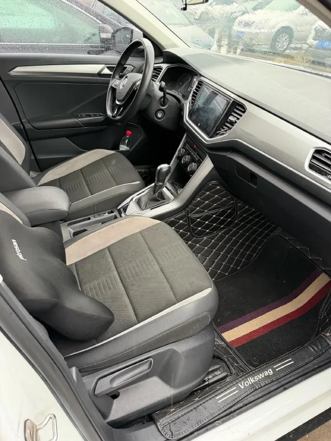 2020 Volkswagen T-Roc 1.4T 131HP L4 7DCT,autocango,china used car exporter,china ev exporter,chinese used car exporter,chinese used ev exporter