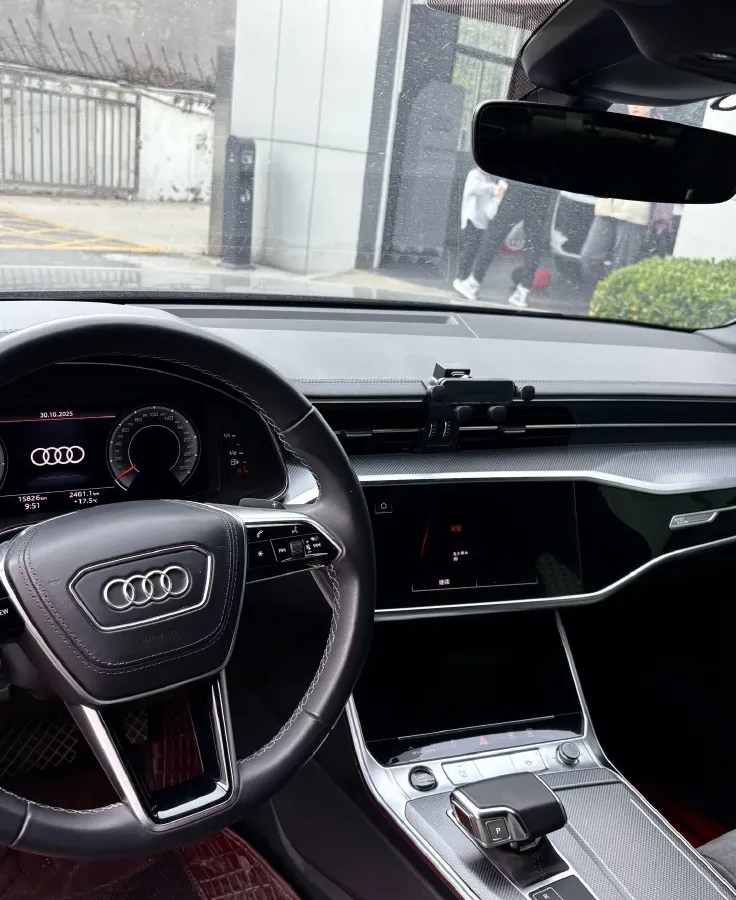 2024 Audi A6L 2.0T 245HP L4 7DCT,autocango,china used car exporter,china ev exporter,chinese used car exporter,chinese used ev exporter