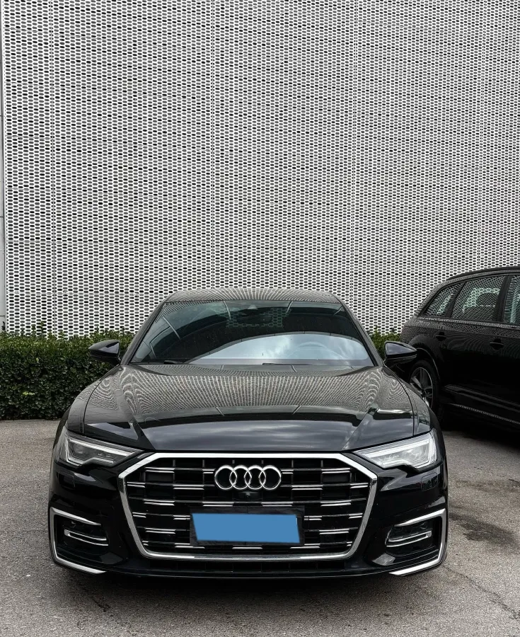2024 Audi A6L 2.0T 245HP L4 7DCT,autocango,china used car exporter,china ev exporter,chinese used car exporter,chinese used ev exporter