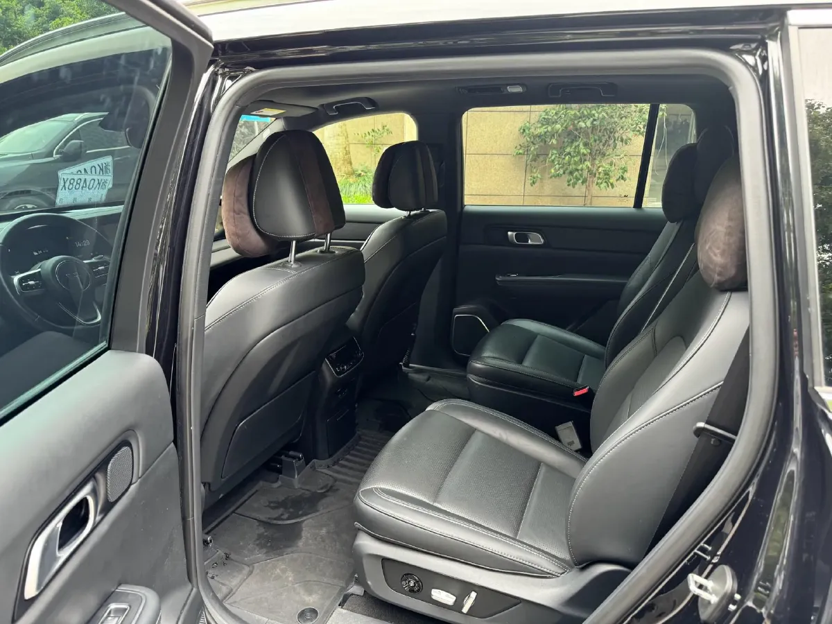 2021 Li ONE Range Extended 131HP REEV 40.5KWH,autocango,china used car exporter,china ev exporter,chinese used car exporter,chinese used ev exporter