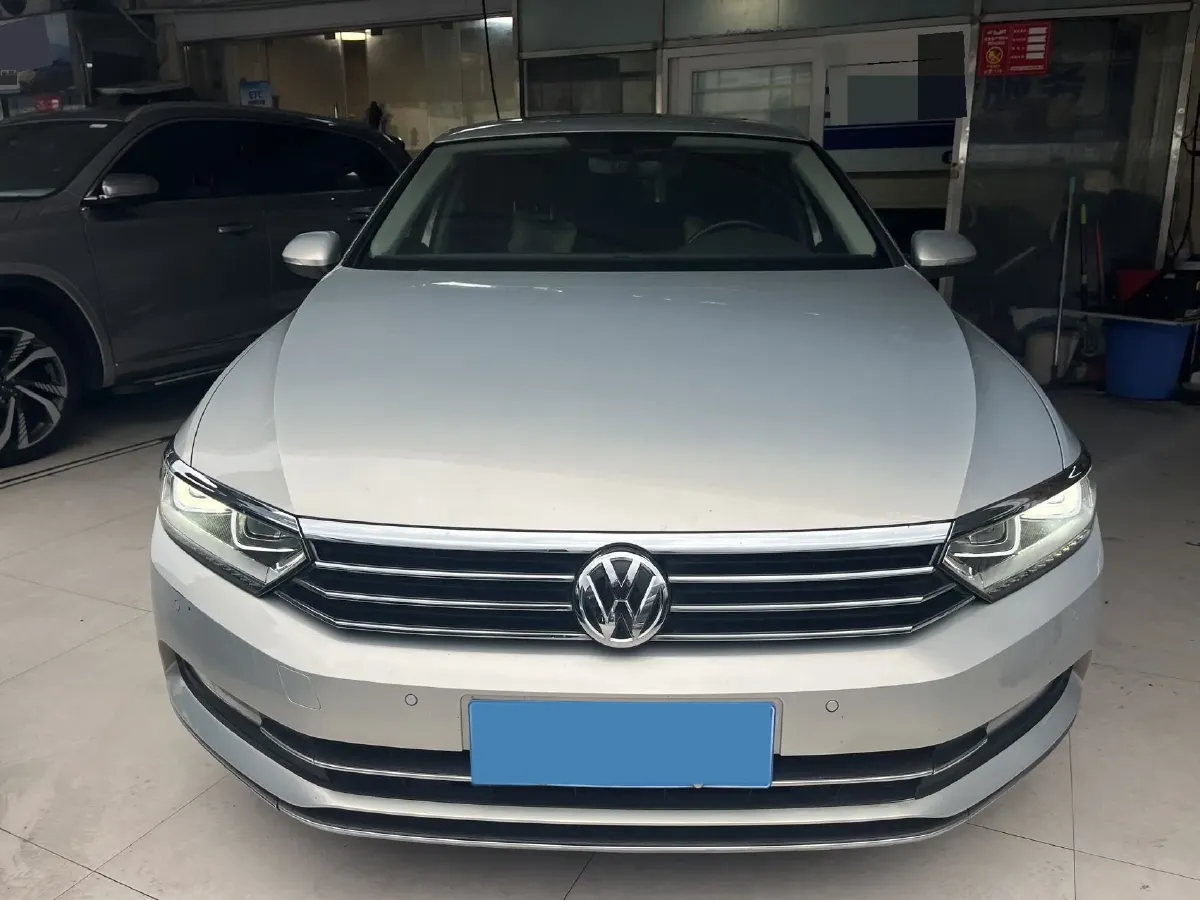 2019 Volkswagen Magotan 2.0T 186HP L4 7DCT,autocango,china used car exporter,china ev exporter,chinese used car exporter,chinese used ev exporter