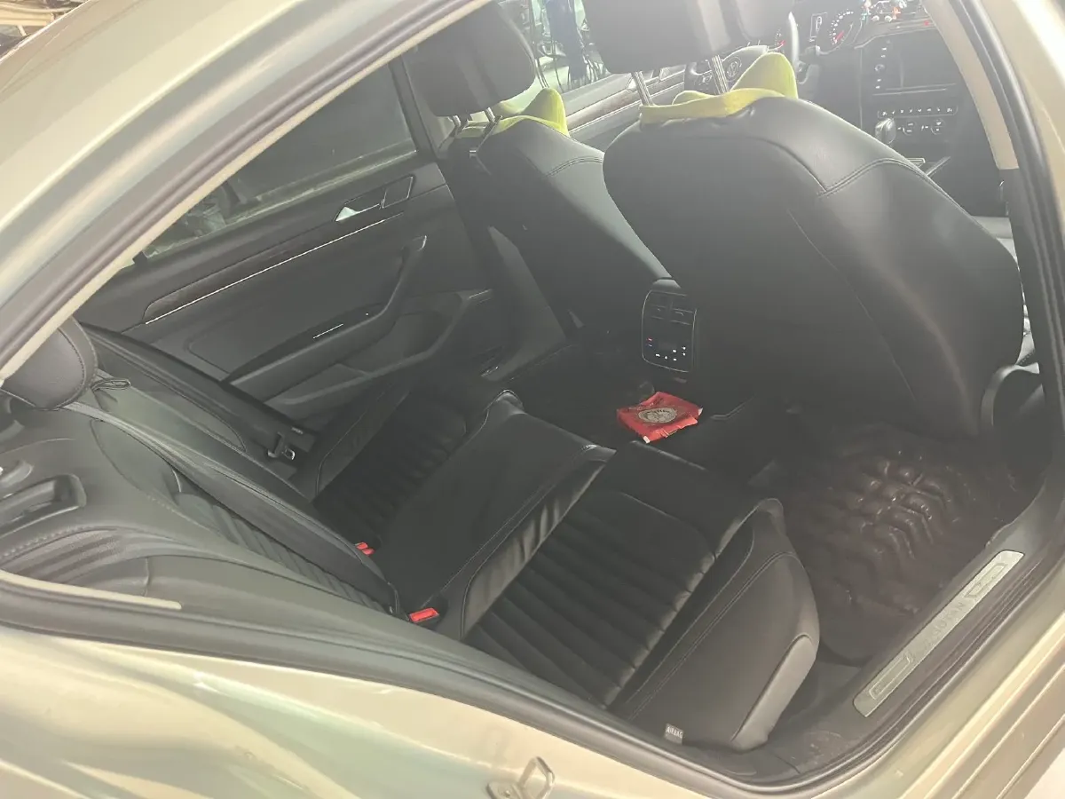 2019 Volkswagen Magotan 2.0T 186HP L4 7DCT,autocango,china used car exporter,china ev exporter,chinese used car exporter,chinese used ev exporter