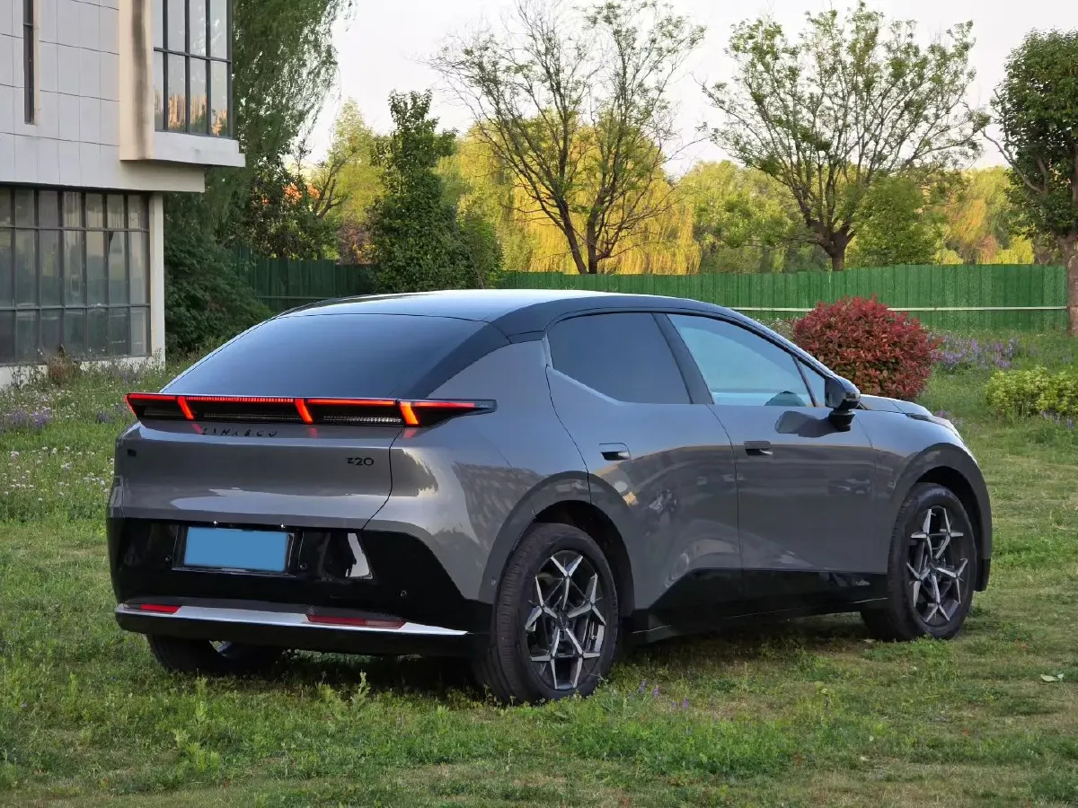 2025 Dongfeng Z9 2.0T 258HP L4 8AT,autocango,china used car exporter,china ev exporter,chinese used car exporter,chinese used ev exporter