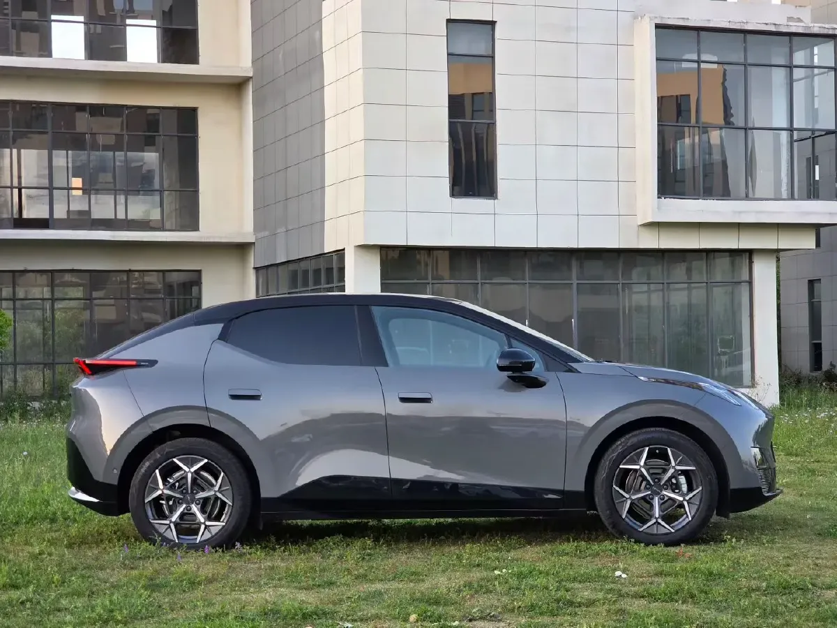 2025 Dongfeng Z9 2.0T 258HP L4 8AT,autocango,china used car exporter,china ev exporter,chinese used car exporter,chinese used ev exporter