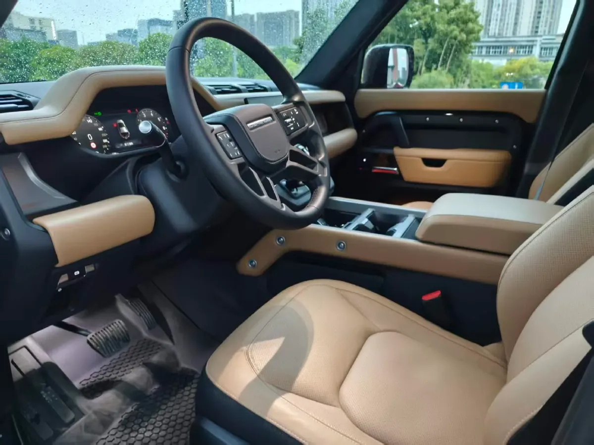 2025 Land Rover Defender 3.0T 400HP L6 8AT,autocango,china used car exporter,china ev exporter,chinese used car exporter,chinese used ev exporter
