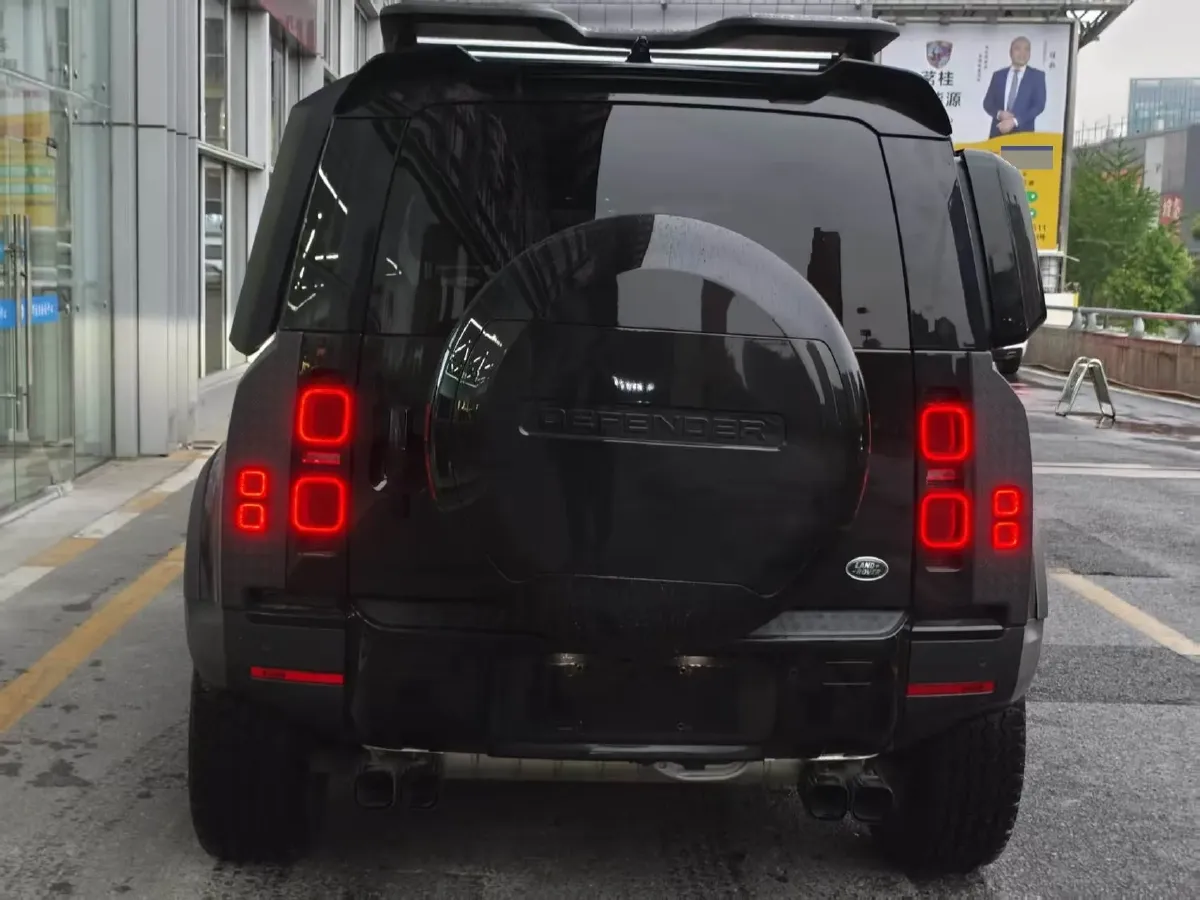 2025 Land Rover Defender 3.0T 400HP L6 8AT,autocango,china used car exporter,china ev exporter,chinese used car exporter,chinese used ev exporter