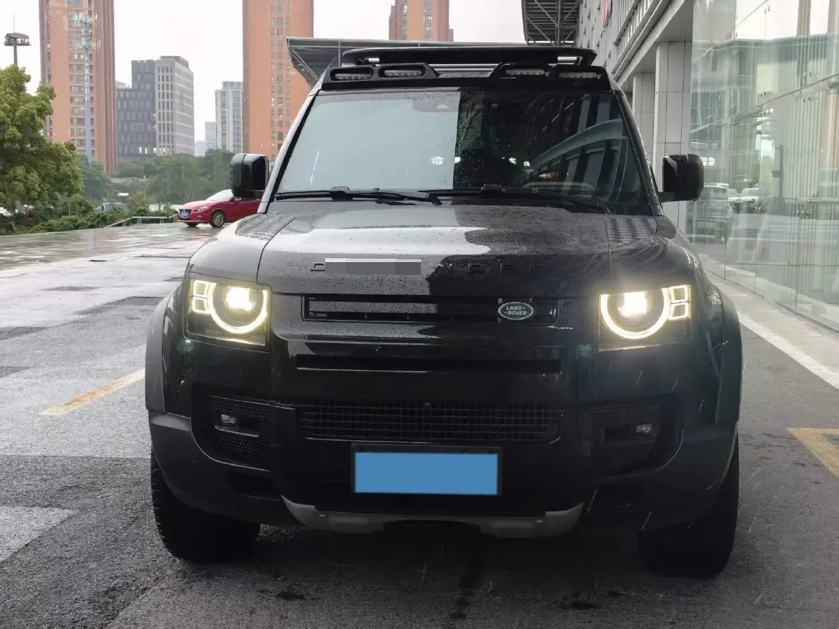 2025 Land Rover Defender 3.0T 400HP L6 8AT,autocango,china used car exporter,china ev exporter,chinese used car exporter,chinese used ev exporter