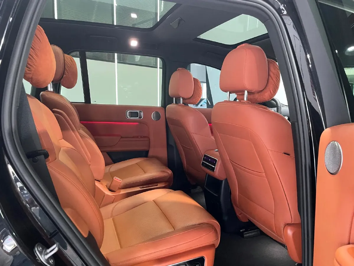 2023 Li L8 Range Extended 154HP REEV 40.9KWH,autocango,china used car exporter,china ev exporter,chinese used car exporter,chinese used ev exporter