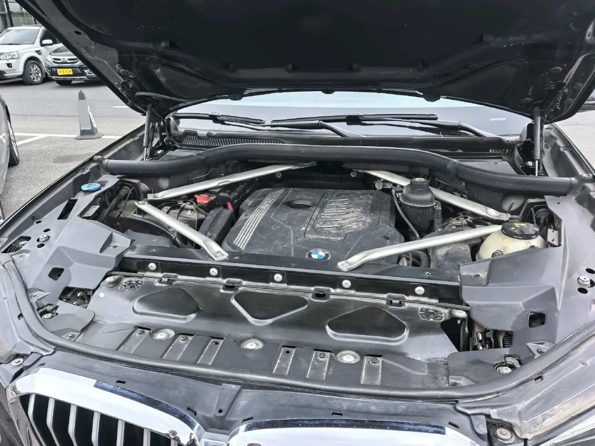 2020 BMW X5 3.0T 340HP L6 8AT,autocango,china used car exporter,china ev exporter,chinese used car exporter,chinese used ev exporter