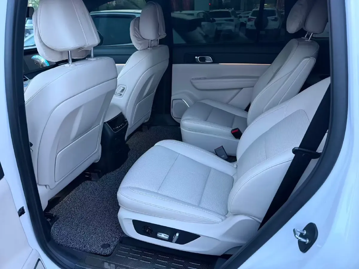 2021 Li ONE Range Extended 131HP REEV 40.5KWH,autocango,china used car exporter,china ev exporter,chinese used car exporter,chinese used ev exporter