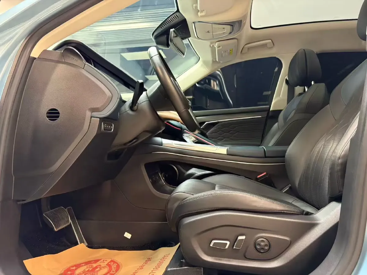 2021 Voyah FREE Range Extended 109HP REEV 33KWH,autocango,china used car exporter,china ev exporter,chinese used car exporter,chinese used ev exporter