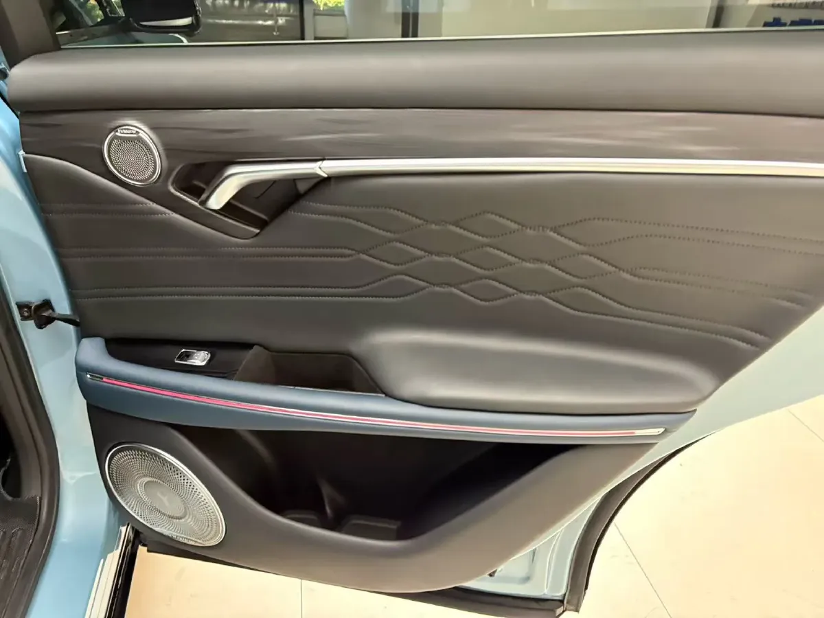 2021 Voyah FREE Range Extended 109HP REEV 33KWH,autocango,china used car exporter,china ev exporter,chinese used car exporter,chinese used ev exporter