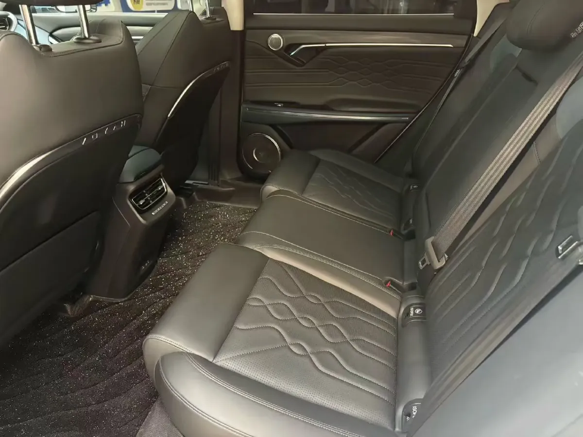 2021 Voyah FREE Range Extended 109HP REEV 33KWH,autocango,china used car exporter,china ev exporter,chinese used car exporter,chinese used ev exporter