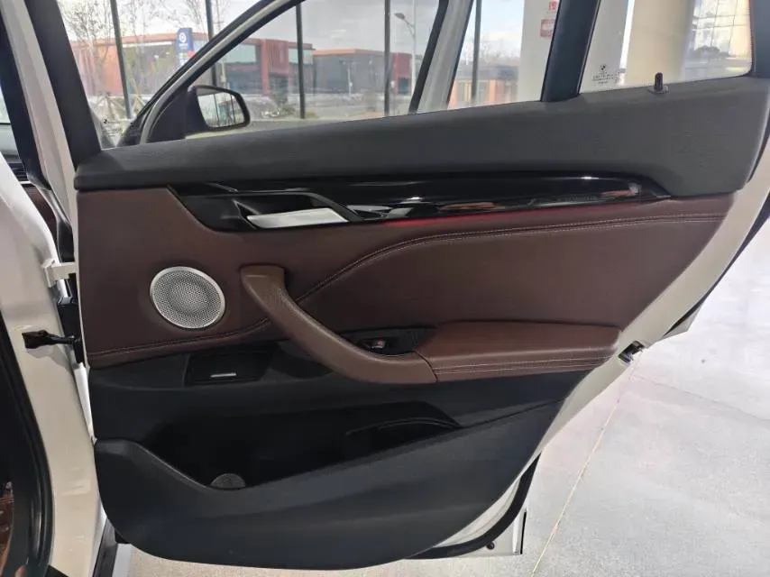 2021 BMW X1 1.5T 140HP L3 7DCT,autocango,china used car exporter,china ev exporter,chinese used car exporter,chinese used ev exporter