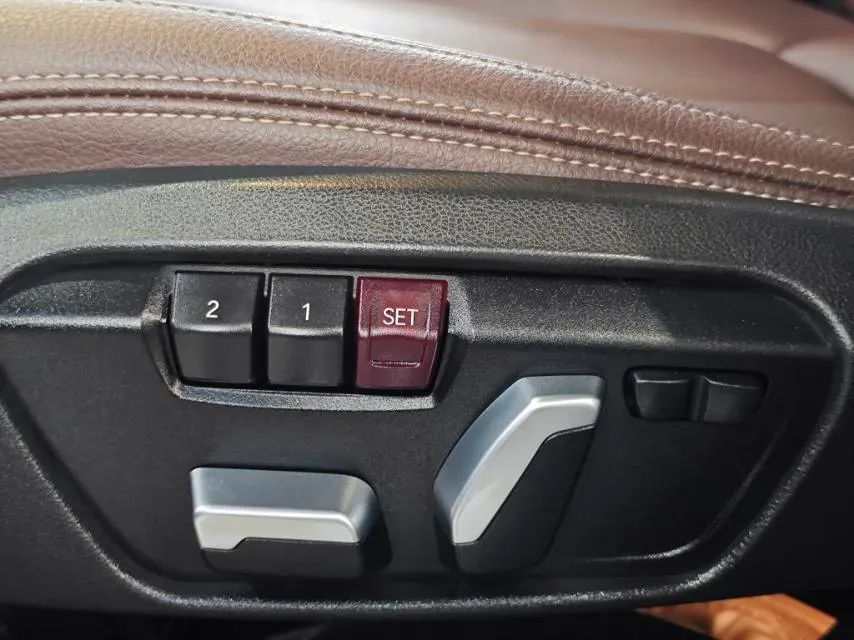 2021 BMW X1 1.5T 140HP L3 7DCT,autocango,china used car exporter,china ev exporter,chinese used car exporter,chinese used ev exporter