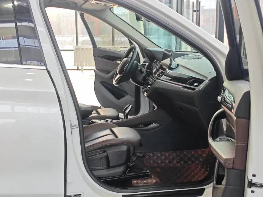 2021 BMW X1 1.5T 140HP L3 7DCT,autocango,china used car exporter,china ev exporter,chinese used car exporter,chinese used ev exporter