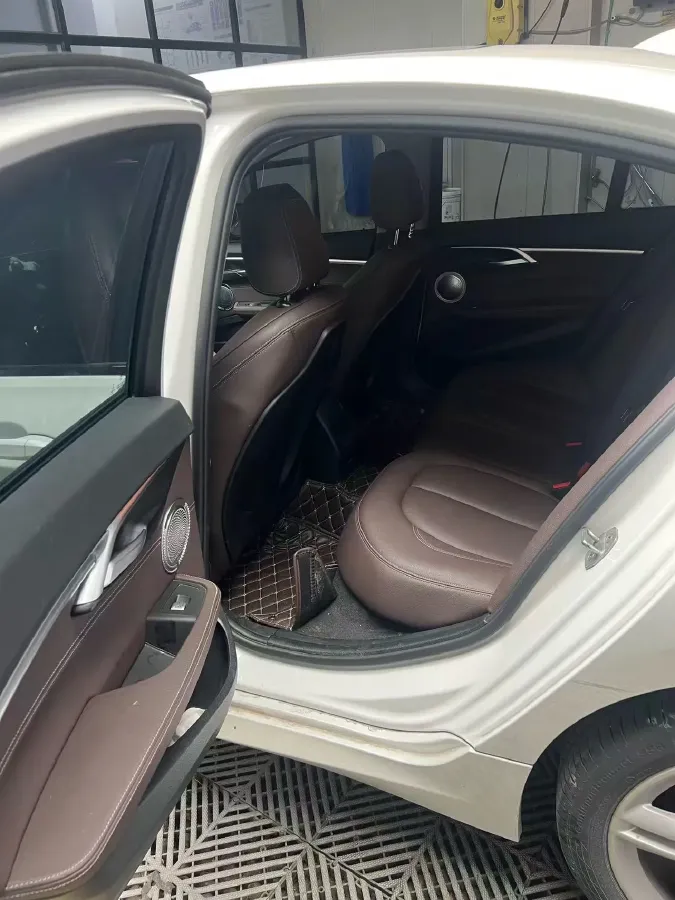 2022 BMW 1 Series 1.5T 140HP L3 7DCT,autocango,china used car exporter,china ev exporter,chinese used car exporter,chinese used ev exporter