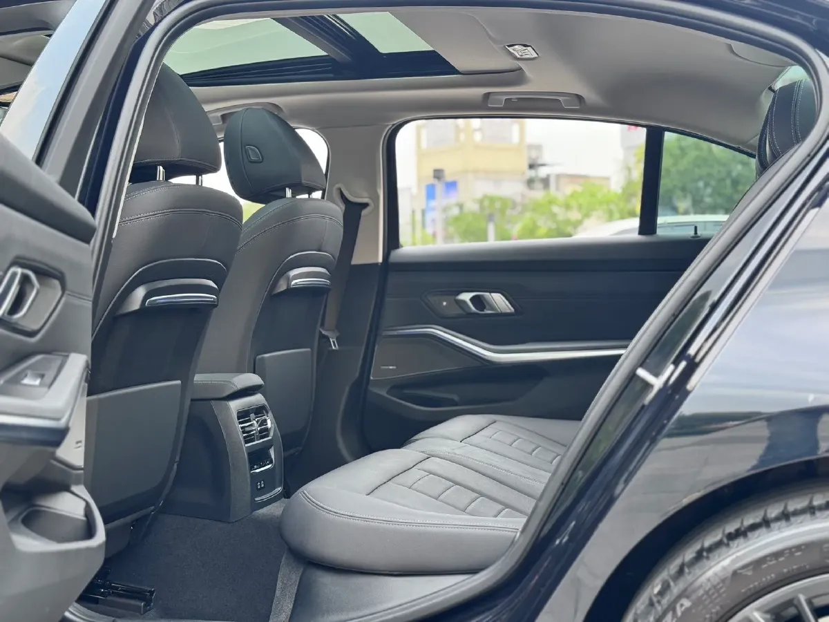 2021 BMW 3 Series 2.0T 184HP L4 8AT,autocango,china used car exporter,china ev exporter,chinese used car exporter,chinese used ev exporter