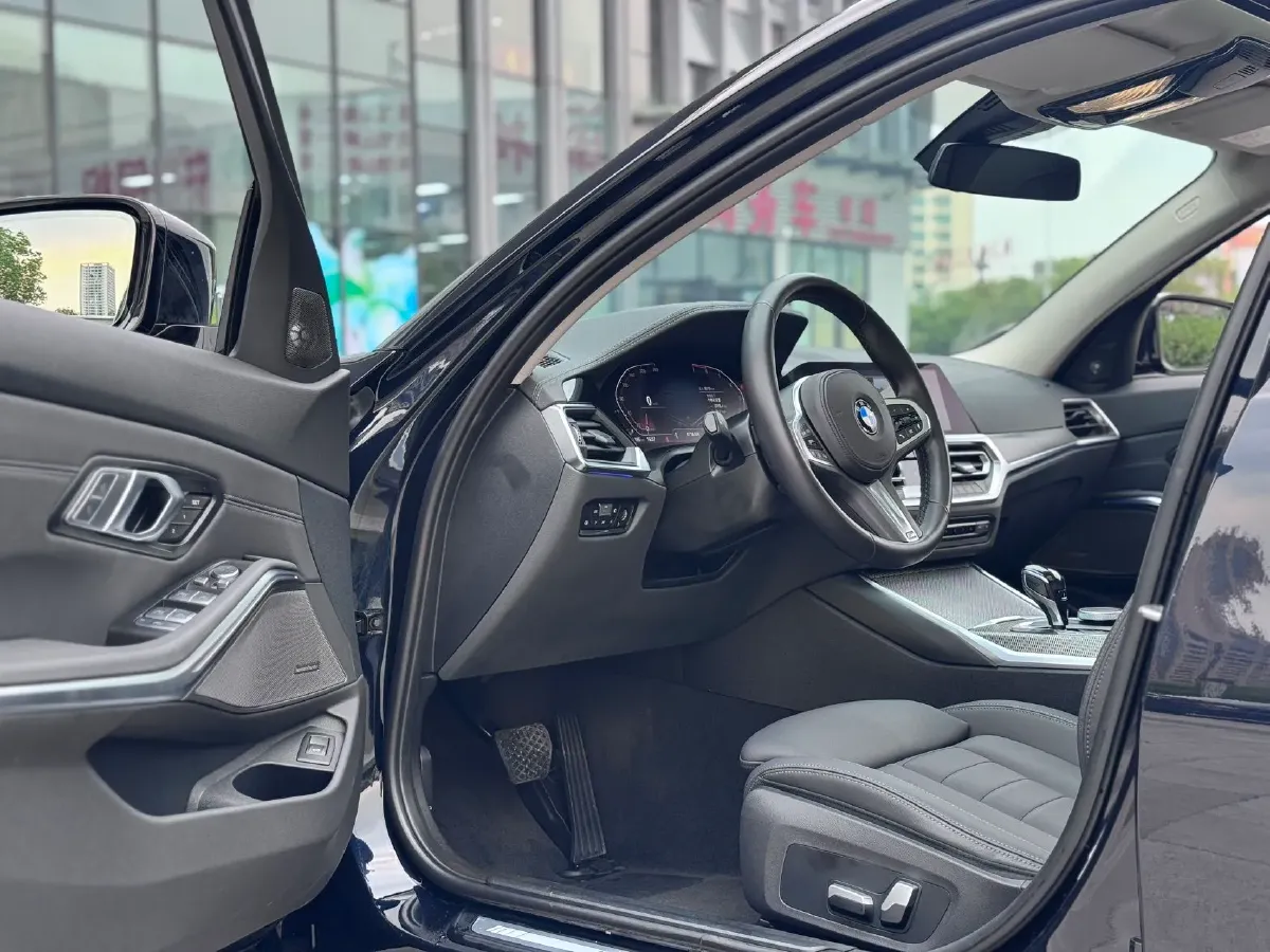 2021 BMW 3 Series 2.0T 184HP L4 8AT,autocango,china used car exporter,china ev exporter,chinese used car exporter,chinese used ev exporter