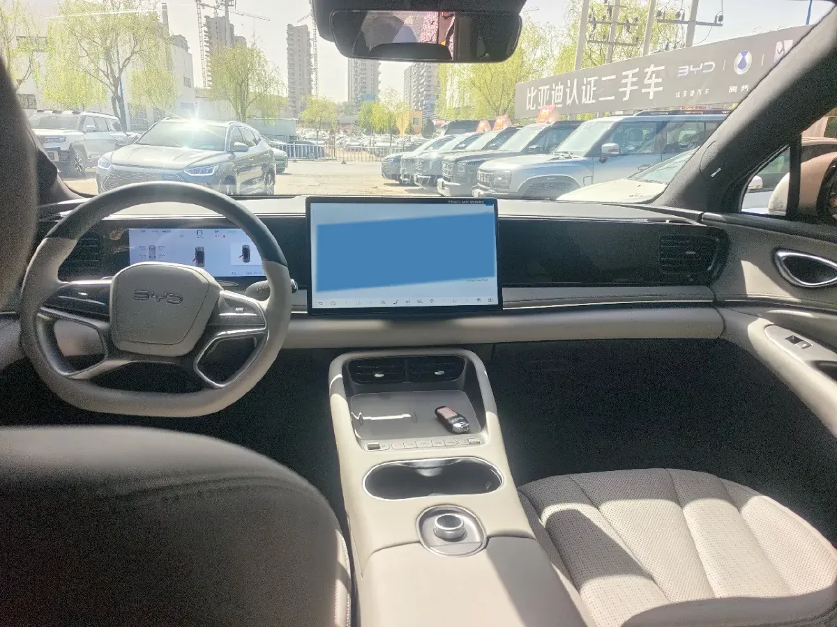 2025 LanDian E5 PLUS 1.5L 95HP L4 E-CVT PHEV,autocango,china used car exporter,china ev exporter,chinese used car exporter,chinese used ev exporter