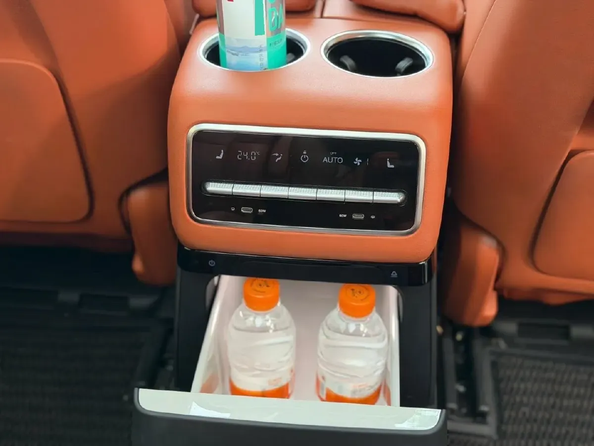 2022 Li L9 Range Extended 154HP REEV 42.6KWH,autocango,china used car exporter,china ev exporter,chinese used car exporter,chinese used ev exporter