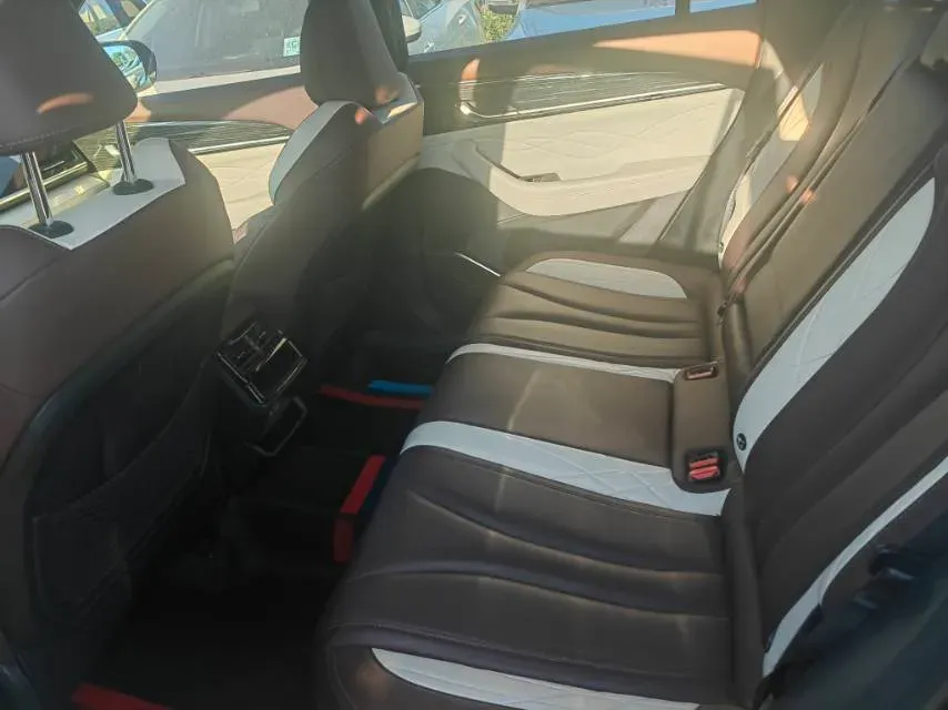 2021 Geely Monjaro 2.0T 238HP L4 8AT,autocango,china used car exporter,china ev exporter,chinese used car exporter,chinese used ev exporter