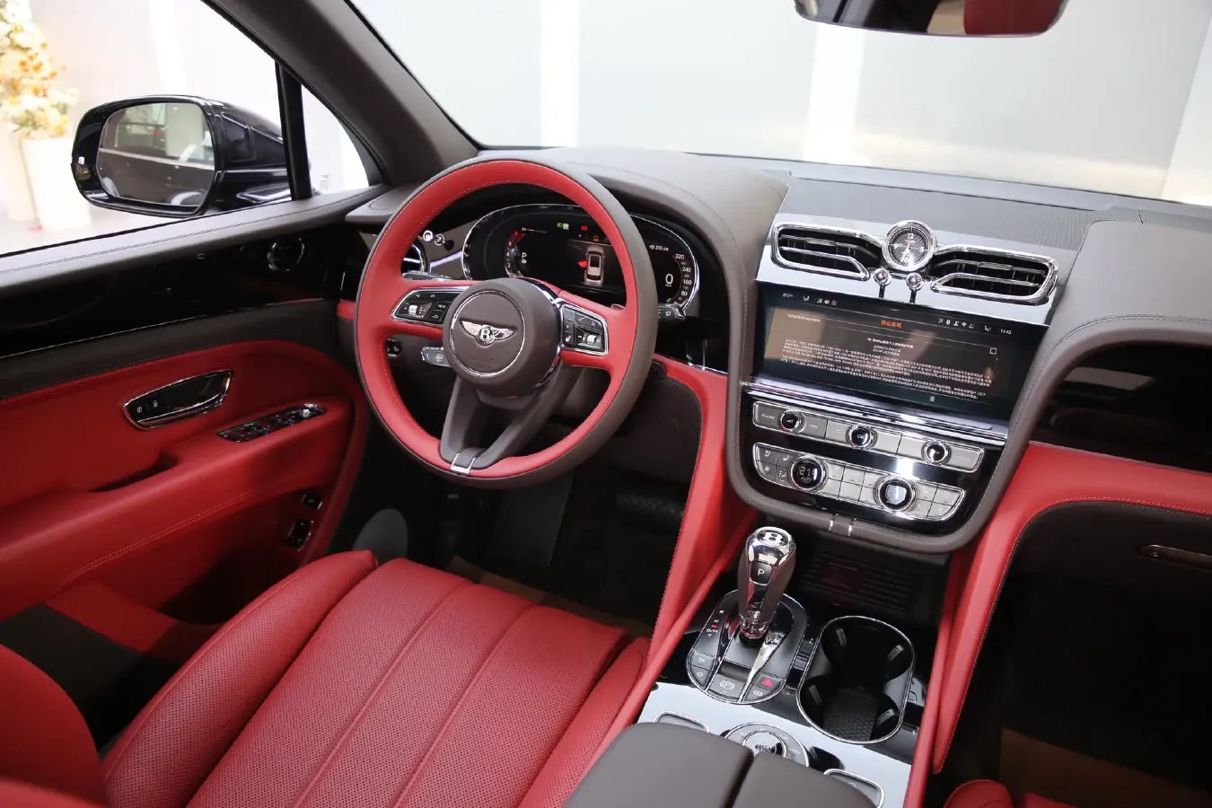 2024 Bentley Bentayga 4.0T 550HP V8 8AT,autocango,china used car exporter,china ev exporter,chinese used car exporter,chinese used ev exporter