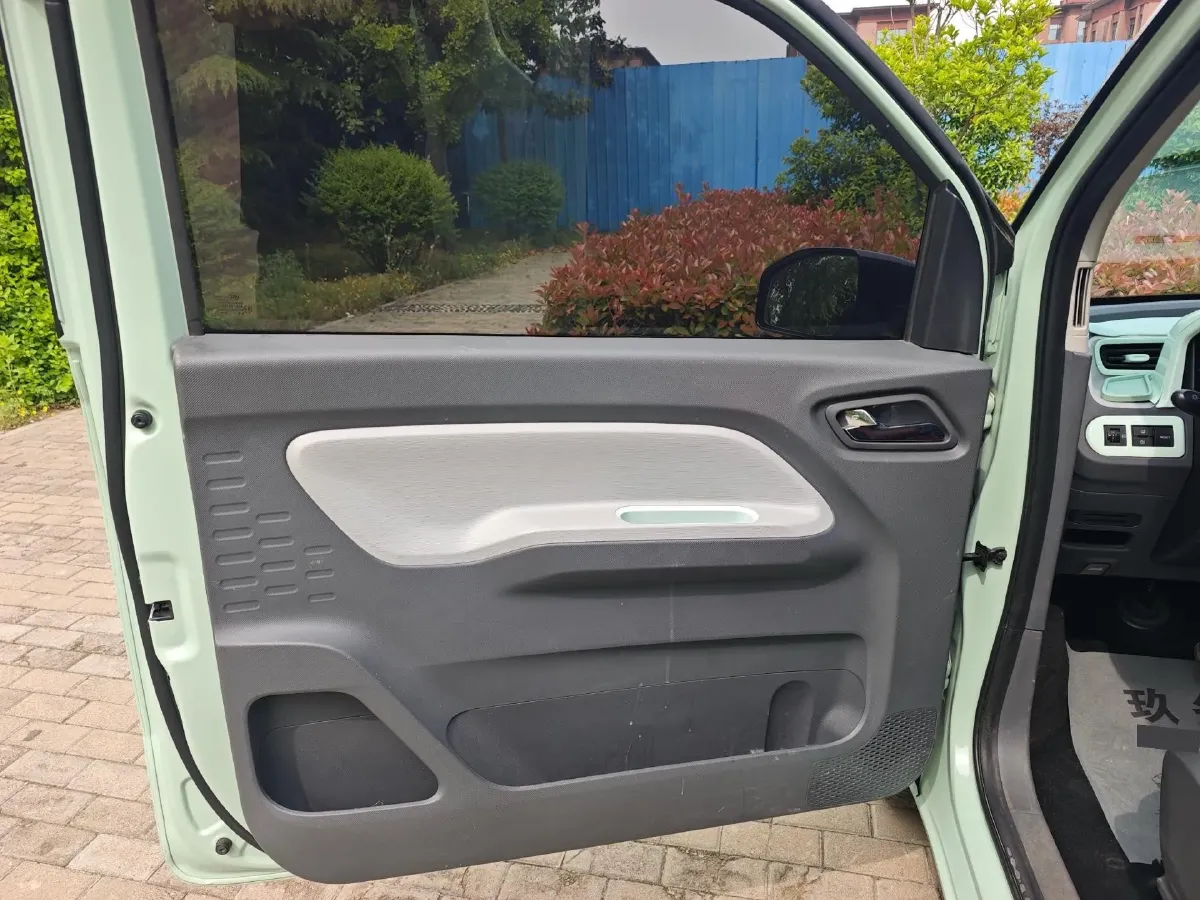 2022 WuLing HongGuang MINI EV BEV 9KWH,autocango,china used car exporter,china ev exporter,chinese used car exporter,chinese used ev exporter